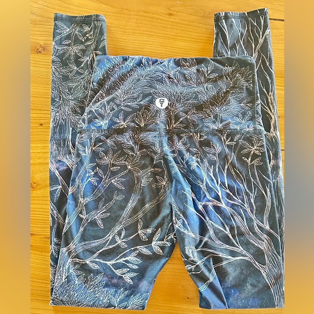 Yoga Democracy Root to Rise Leggings - Picture 2 of 7